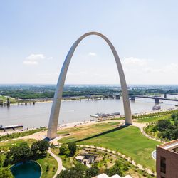 view of the Gateway Arch looking over the Mississippi River