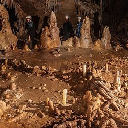 Bruniquel Neanderthal structures