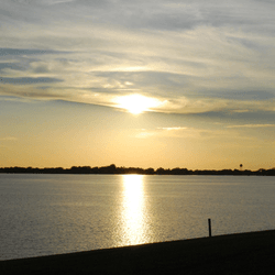 lake peigneu in the evening