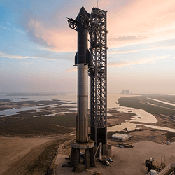 Starship at the Starbase launchpad in Texas waiting for the launch window for its second test flight to open tomorrow.